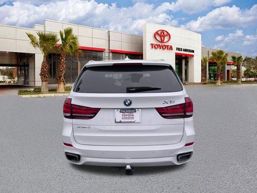 White Metallic 2018 BMW X5 xDrive35i