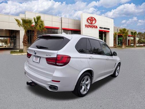 White Metallic 2018 BMW X5 xDrive35i