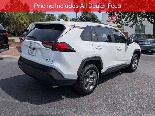 Ice Cap 2024 Toyota RAV4 XLE