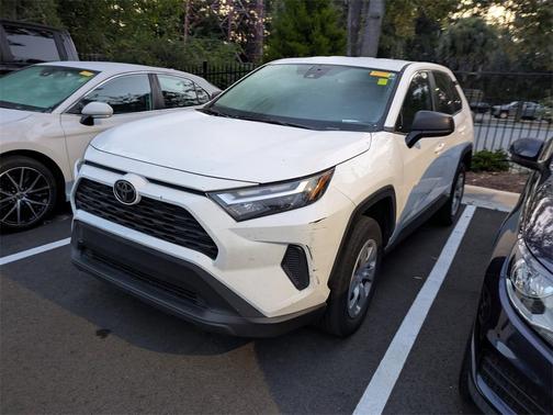 2023 Toyota RAV4 LE
