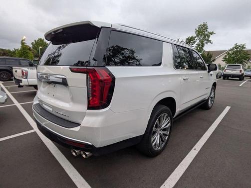 White Frost Tricoat 2021 GMC Yukon XL Denali