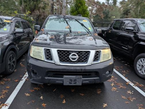 2010 Nissan Pathfinder SE