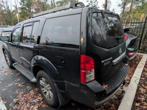 2010 Nissan Pathfinder SE