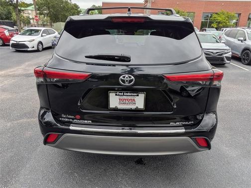 2023 Toyota Highlander Platinum