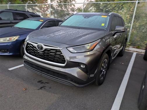 2024 Toyota Highlander XLE