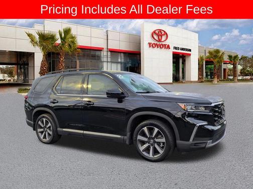 Crystal Black Pearl 2025 Honda Pilot Touring 8-Passenger