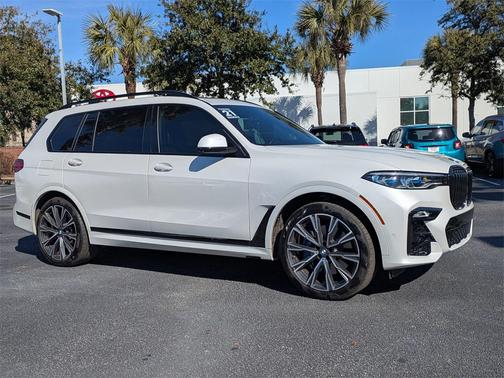 2021 BMW X7 M50i