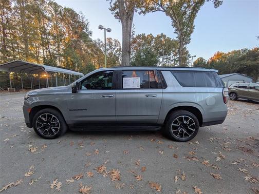 2023 Chevrolet Suburban RST