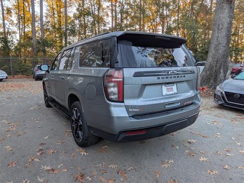 2023 Chevrolet Suburban RST