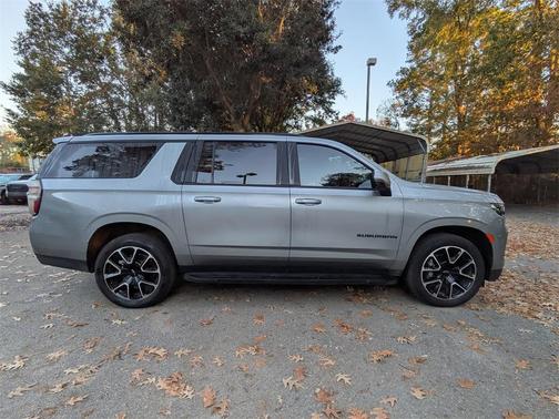 2023 Chevrolet Suburban RST