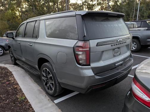 2023 Chevrolet Suburban RST