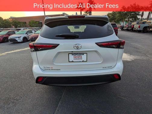 Wind Chill Pearl 2024 Toyota Highlander XLE