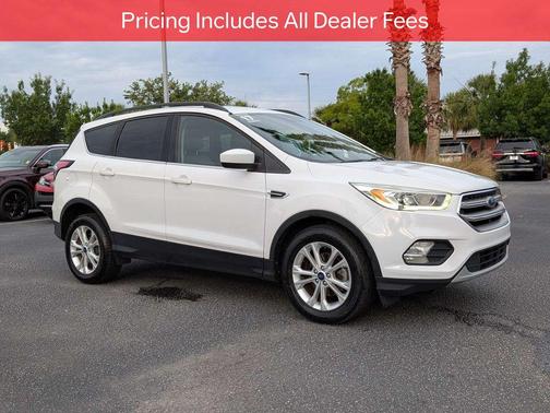 OXFORD WHITE 2017 Ford Escape SE