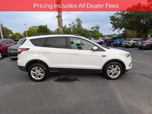OXFORD WHITE 2017 Ford Escape SE