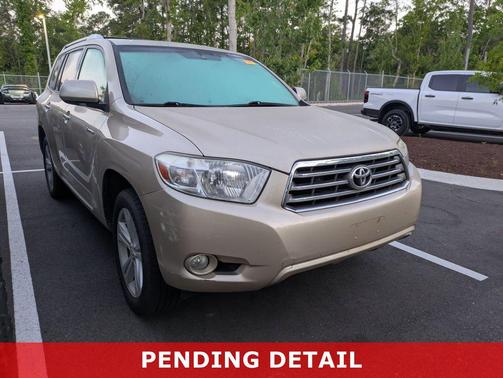 Sandy Beach Metallic 2010 Toyota Highlander Limited