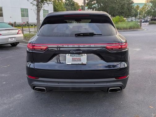 2021 Porsche Cayenne Base
