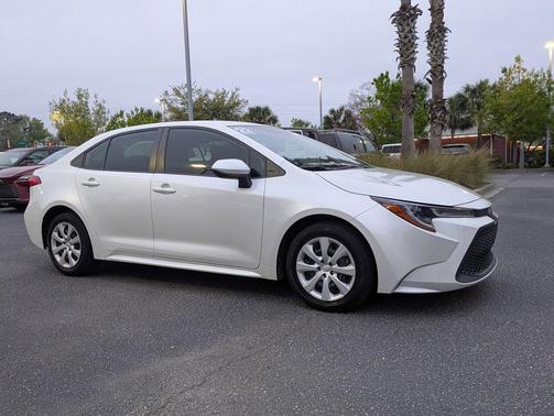 Wind Chill Pearl 2022 Toyota Corolla LE