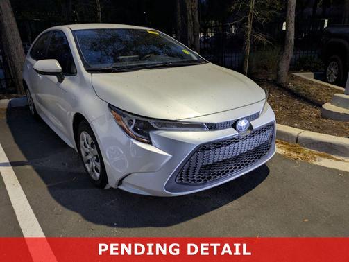 Wind Chill Pearl 2022 Toyota Corolla LE