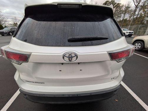 2015 Toyota Highlander LE