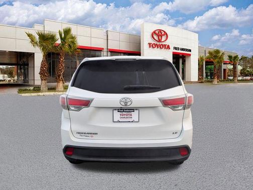 2015 Toyota Highlander LE