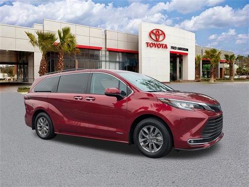 2021 Toyota Sienna XLE 7 Passenger