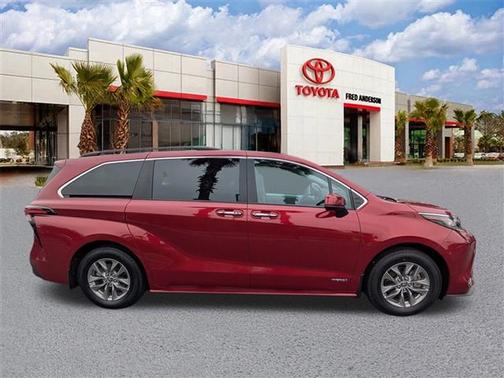 2021 Toyota Sienna XLE 7 Passenger