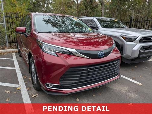 2021 Toyota Sienna XLE 7 Passenger