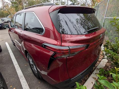 2021 Toyota Sienna XLE 7 Passenger