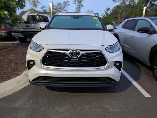 Wind Chill Pearl 2023 Toyota Highlander XLE