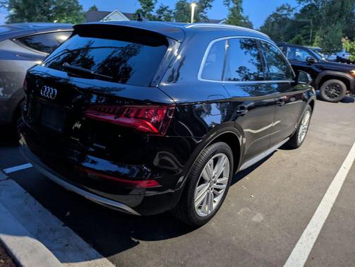 Brilliant Black 2019 Audi Q5 2.0T Premium Plus