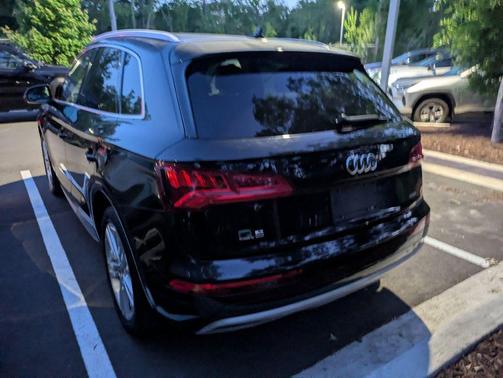 Brilliant Black 2019 Audi Q5 2.0T Premium Plus