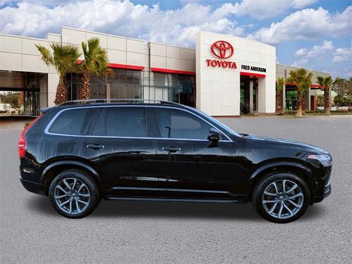 2019 Volvo XC90 T5 Momentum