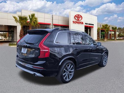 2019 Volvo XC90 T5 Momentum