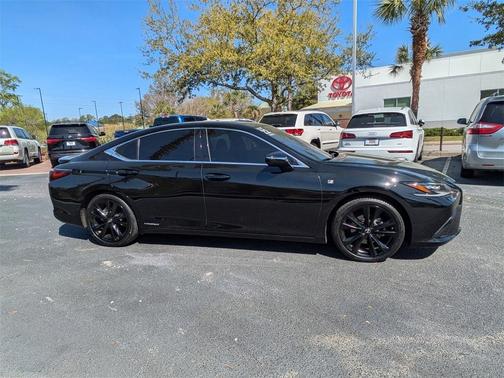 2022 Lexus ES 300h 300H