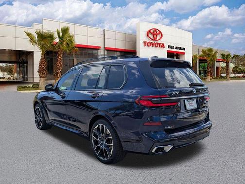 Tanzanite Blue II Metallic 2024 BMW X7 xDrive40i