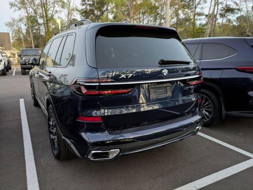 Tanzanite Blue II Metallic 2024 BMW X7 xDrive40i