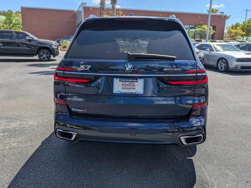 Tanzanite Blue II Metallic 2024 BMW X7 xDrive40i