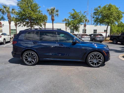 Tanzanite Blue II Metallic 2024 BMW X7 xDrive40i
