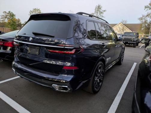 Tanzanite Blue II Metallic 2024 BMW X7 xDrive40i