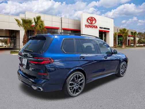 Tanzanite Blue II Metallic 2024 BMW X7 xDrive40i