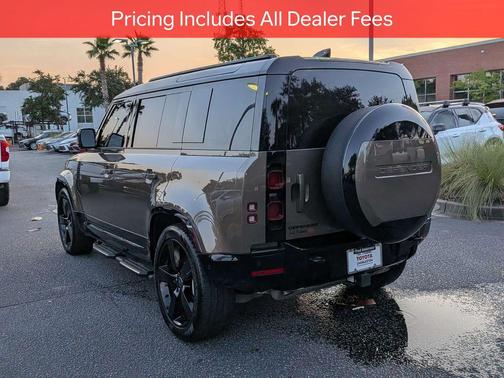 Gondwana Stone Metallic 2025 Land Rover Defender 110 P400 X-Dynamic SE