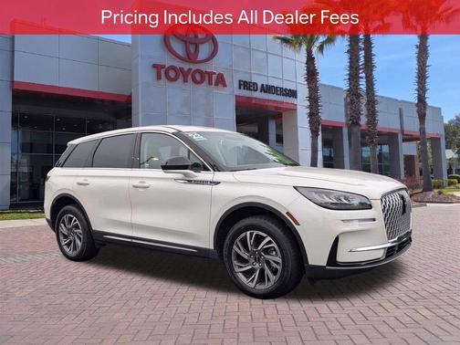 PRISTINE WHITE MET 3C 2023 Lincoln Corsair Standard
