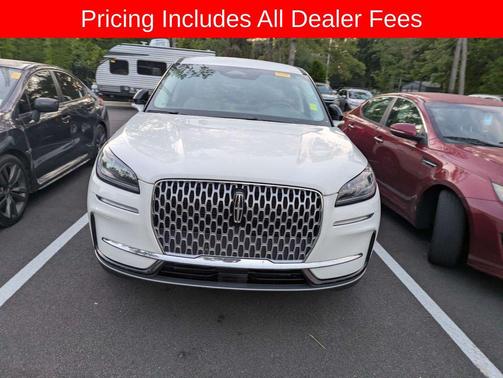 PRISTINE WHITE MET 3C 2023 Lincoln Corsair Standard