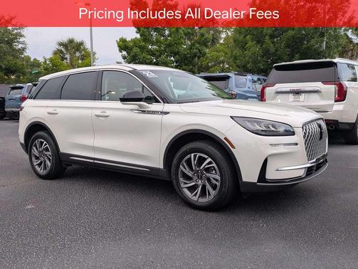 PRISTINE WHITE MET 3C 2023 Lincoln Corsair Standard