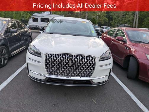 PRISTINE WHITE MET 3C 2023 Lincoln Corsair Standard
