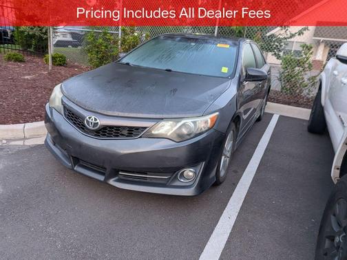 Magnetic Gray Metallic 2014 Toyota Camry SE