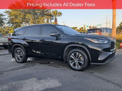 Midnight Black Metallic 2021 Toyota Highlander Hybrid XLE