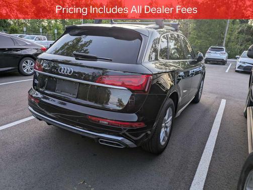 Mythos Black Metallic 2023 Audi Q5 45 S line Premium