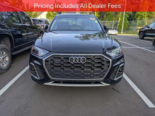 Mythos Black Metallic 2023 Audi Q5 45 S line Premium