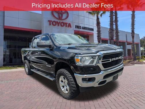 Diamond Black Crystal Pearlcoat 2019 RAM 1500 Big Horn